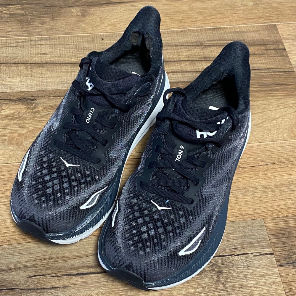 Hoka Clifton 9 Womens Running Shoes Black White 1127896 BWHT Size 6.5 B